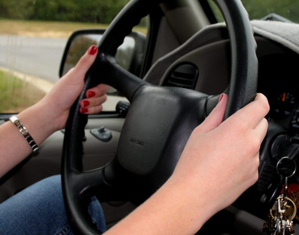 Car Driving Safety Tips for Women Drivers on Pakistani Roads